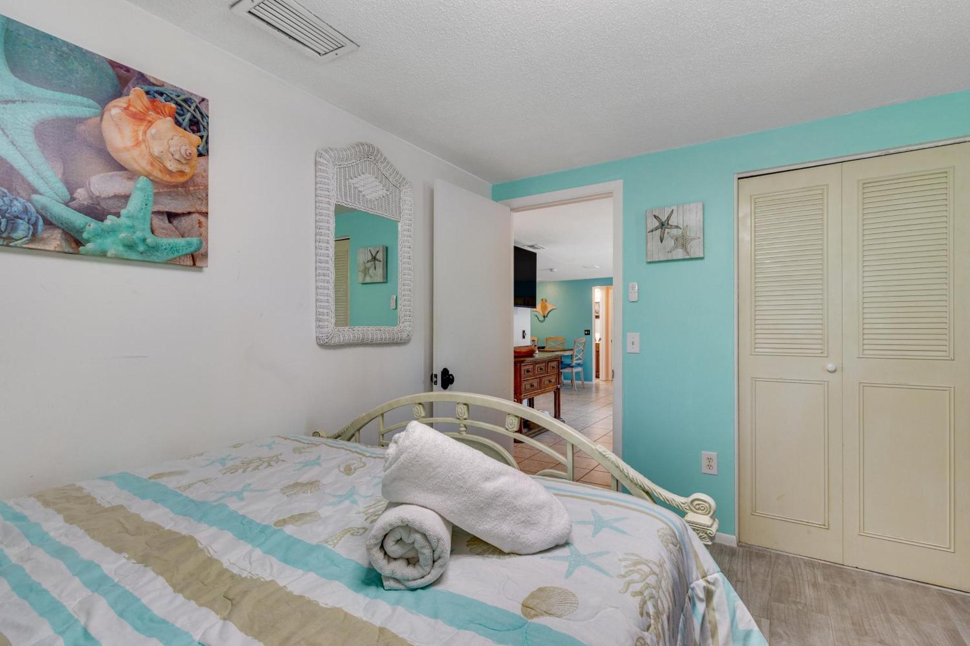 Getaway On Gladiolus Villa Anna Maria Luaran gambar